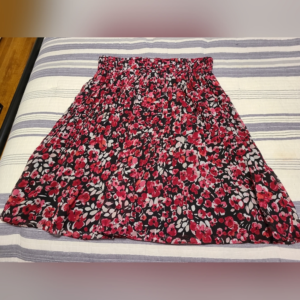 White House Black Market Skirt